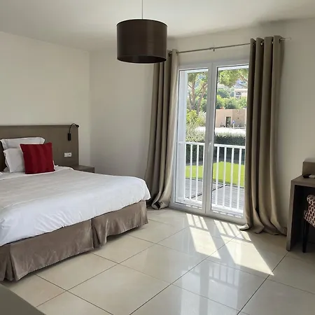 Hotell Domaine Mandarine & 5*