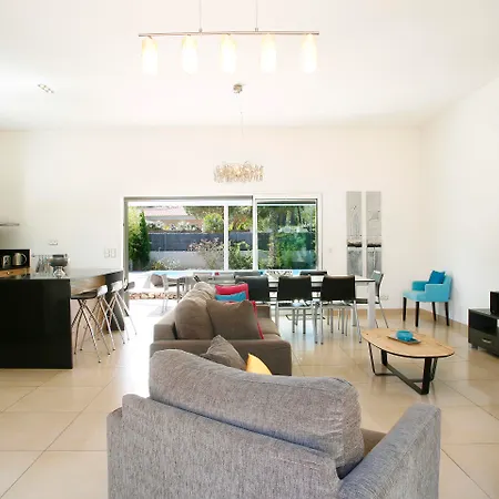 Domaine Mandarine & Hotell 5*