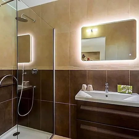 Domaine Mandarine Private Pools & Szálloda 5*